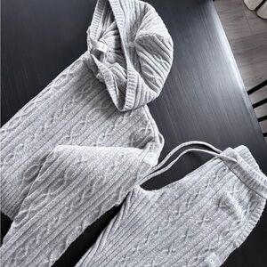 ALO Yoga Gray Cable Knit Sweater